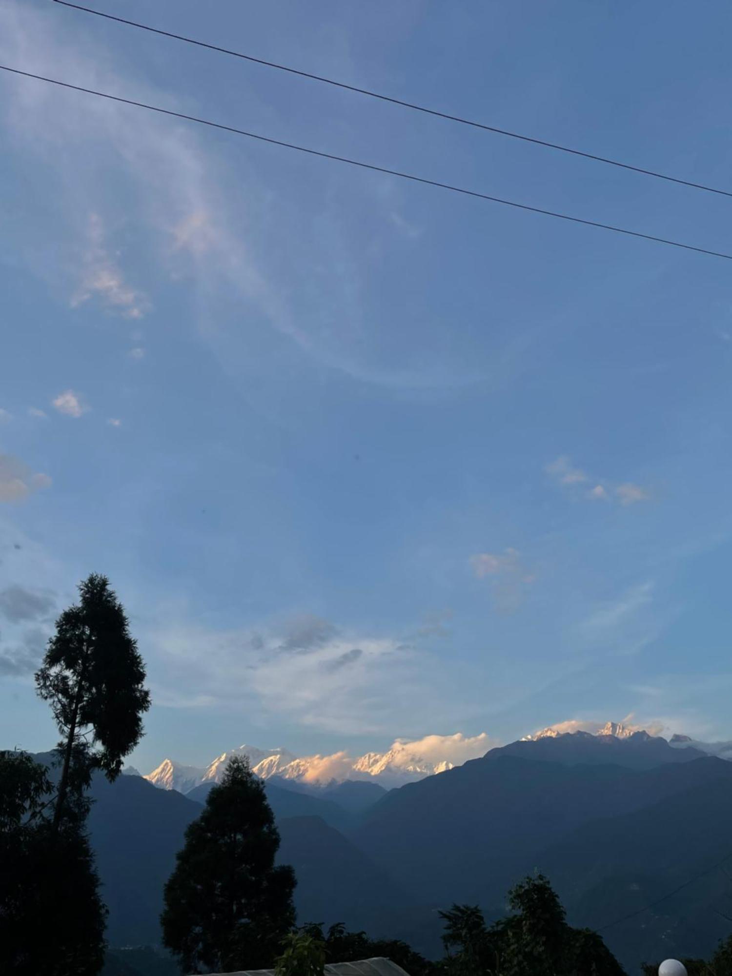 Hostel Wake In Himalayas Pelling Exterior foto
